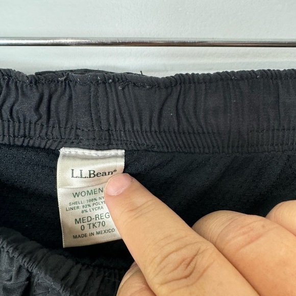 Ll Bean womens nylon short size medium 1910 - Picture 2 of 3